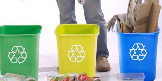 cestos de basura pequeños